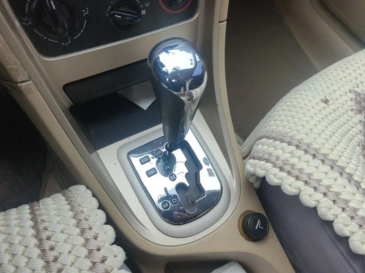 Peugeot 307 2010 Sedan 1.6L Automatic Comfort Edition — миниатюра 15