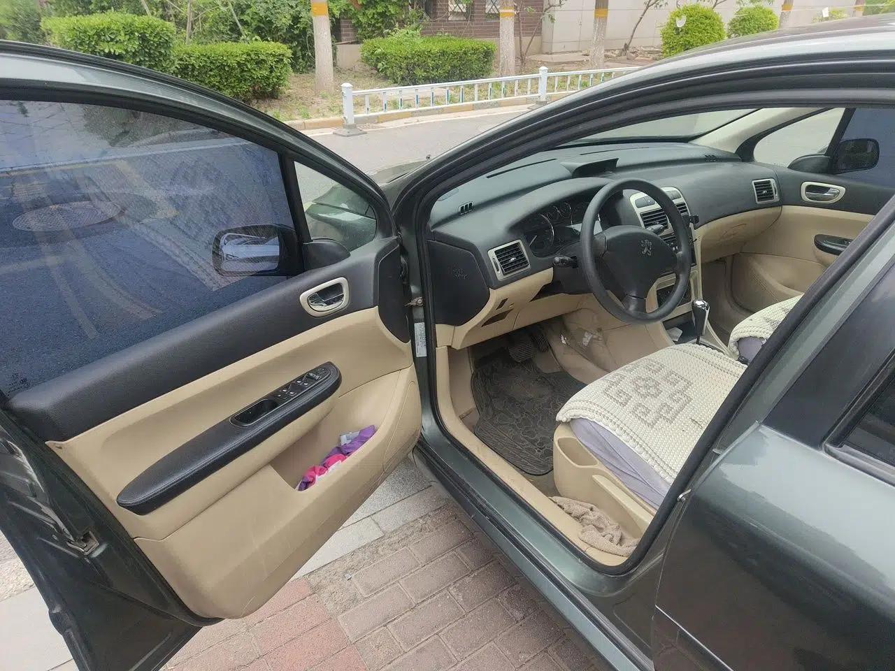 Peugeot 307 2010 Sedan 1.6L Automatic Comfort Edition — миниатюра 17