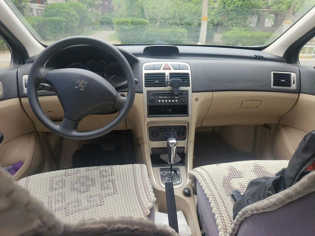 Peugeot 307 2010 Sedan 1.6L Automatic Comfort Edition — миниатюра 10