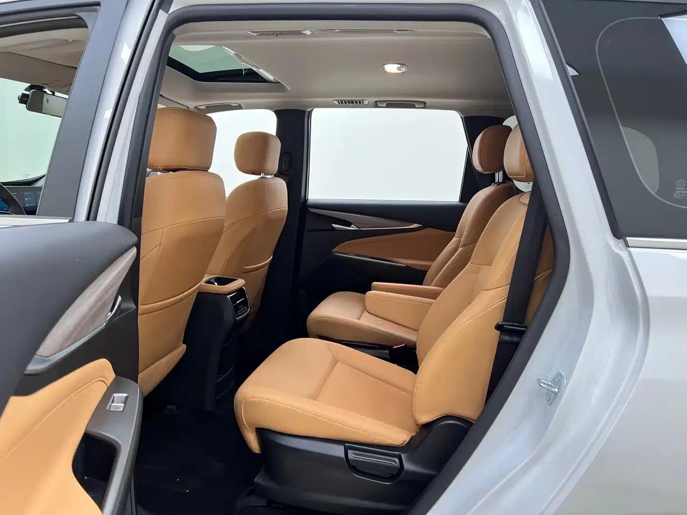 Maxus G50 Plug-in Hybrid 2025 Navigator Edition — миниатюра 16