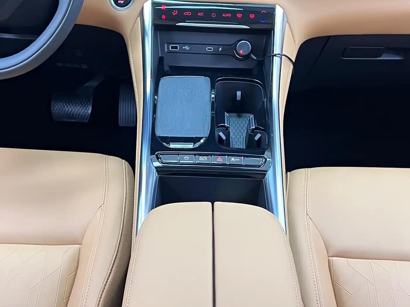 Maxus G50 Plug-in Hybrid 2025 Navigator Edition — миниатюра 24