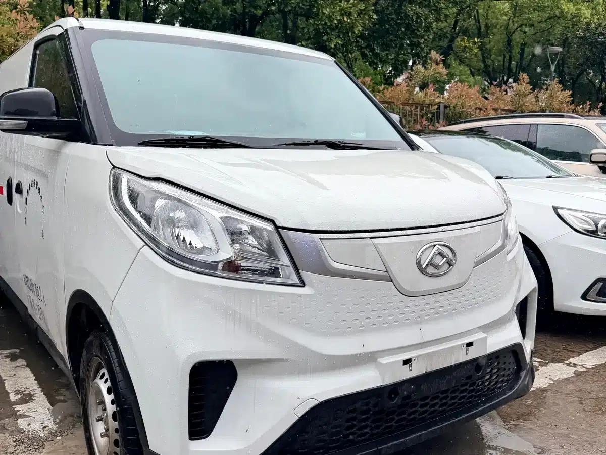 Maxus EV30 2023: Pure Electric Intelligent Logistics Expert - Long Wheelbase Guoxuan — миниатюра 2