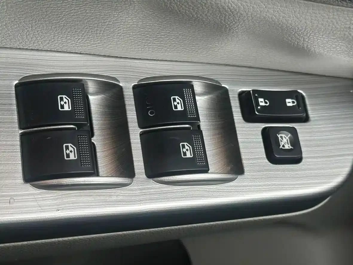 Fengxing S500 2016 Model 1.6L Manual Premium Edition — миниатюра 17