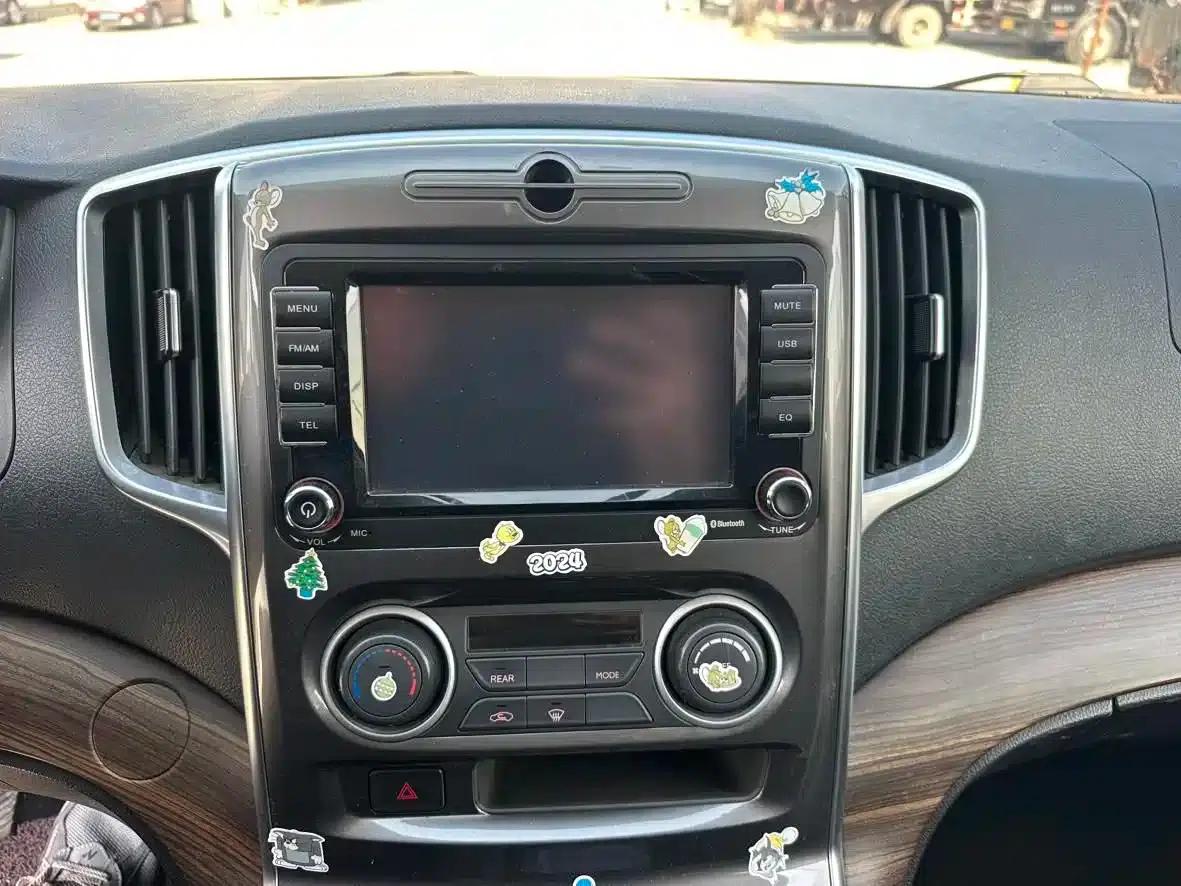 Lingzhi PLUS 2021 Touring Edition 2.0L Manual Deluxe 7-Seater — миниатюра 12