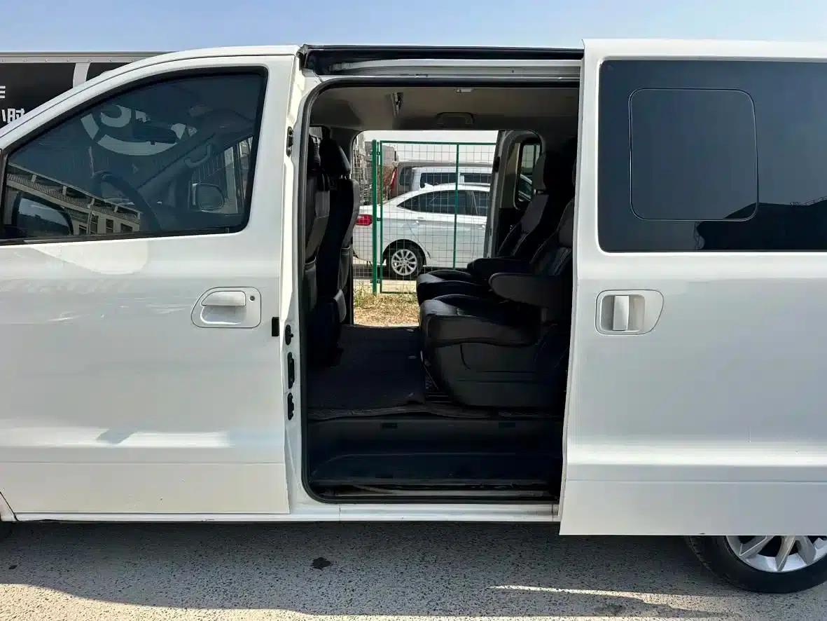 Lingzhi PLUS 2021 Touring Edition 2.0L Manual Deluxe 7-Seater — миниатюра 17