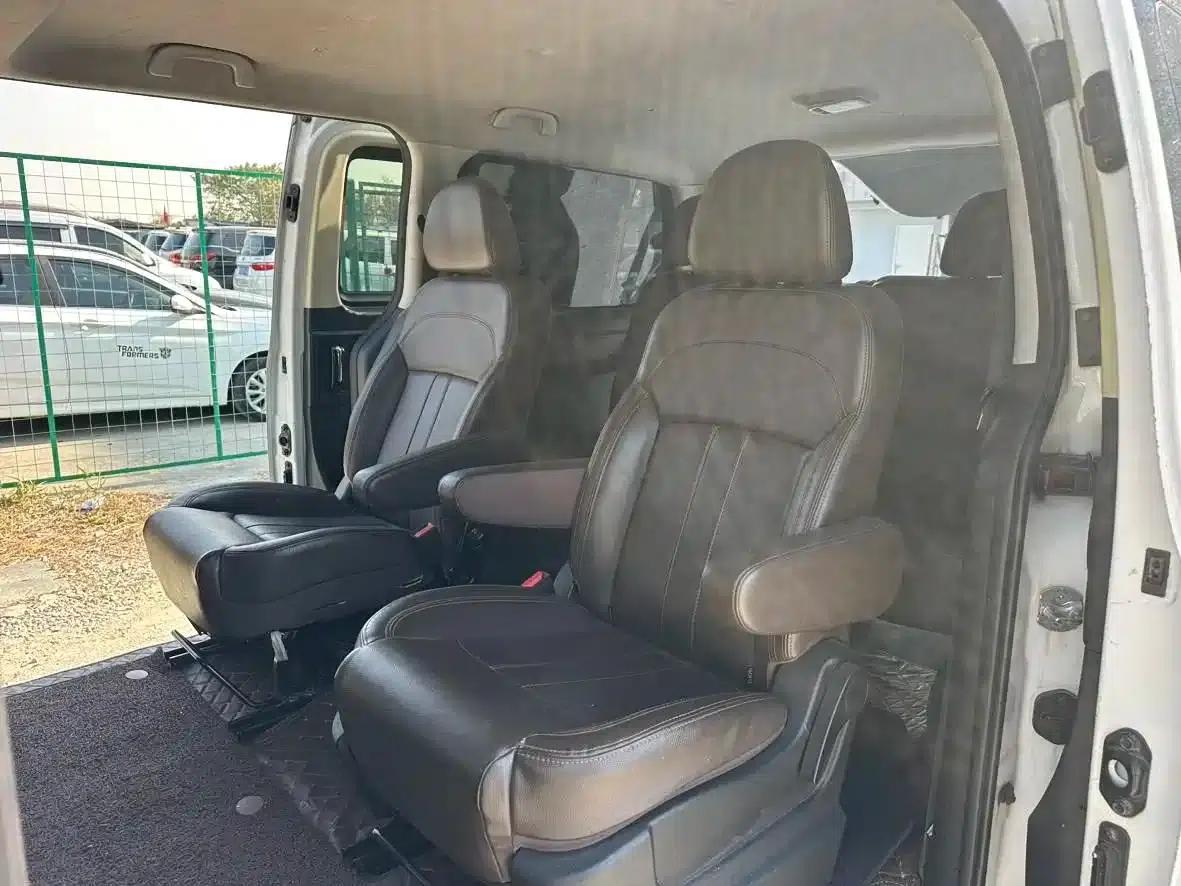 Lingzhi PLUS 2021 Touring Edition 2.0L Manual Deluxe 7-Seater — миниатюра 18