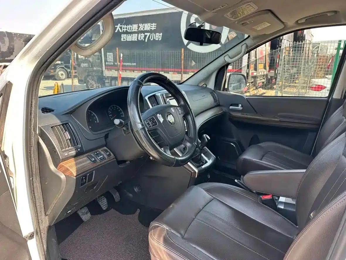 Lingzhi PLUS 2021 Touring Edition 2.0L Manual Deluxe 7-Seater — миниатюра 7