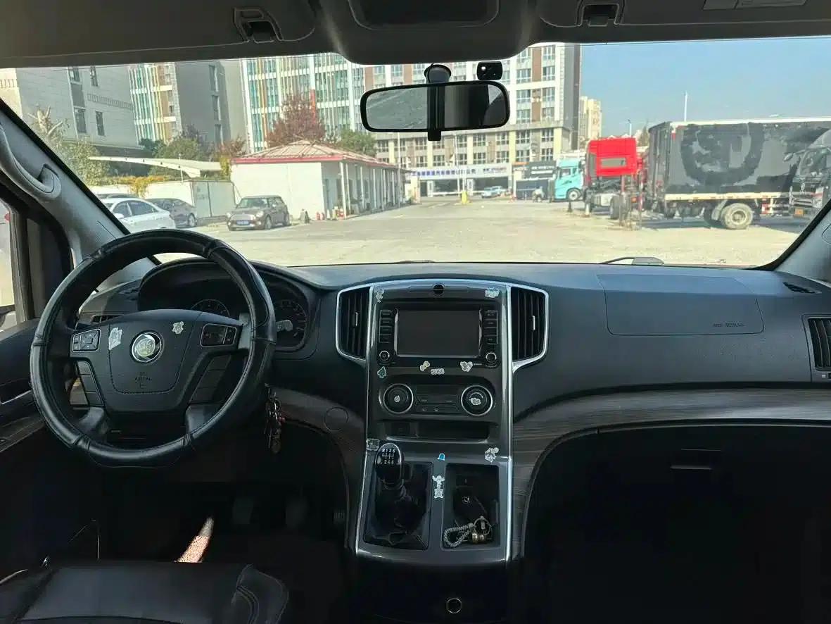 Lingzhi PLUS 2021 Touring Edition 2.0L Manual Deluxe 7-Seater — миниатюра 10