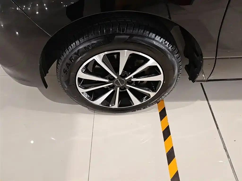 Fengxing M7 2022 Leading Edition 2.0T Automatic Marquis Version — миниатюра 22