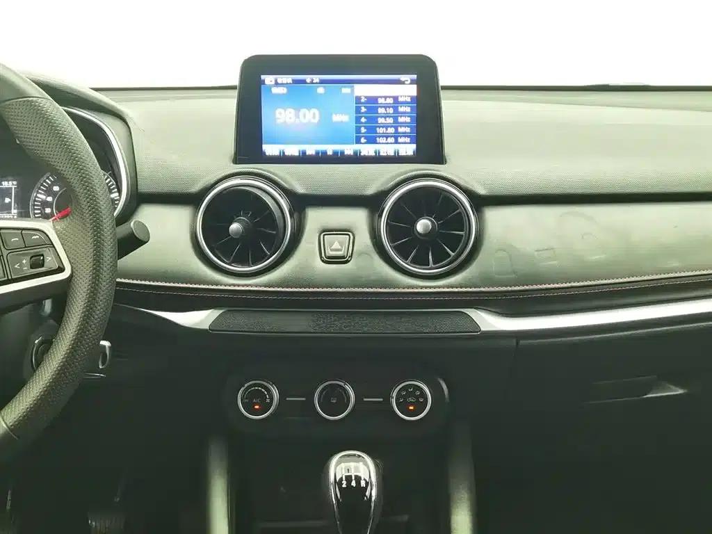 Fengguang 500 2022 Model 1.5L Manual Enjoyment Edition — миниатюра 12