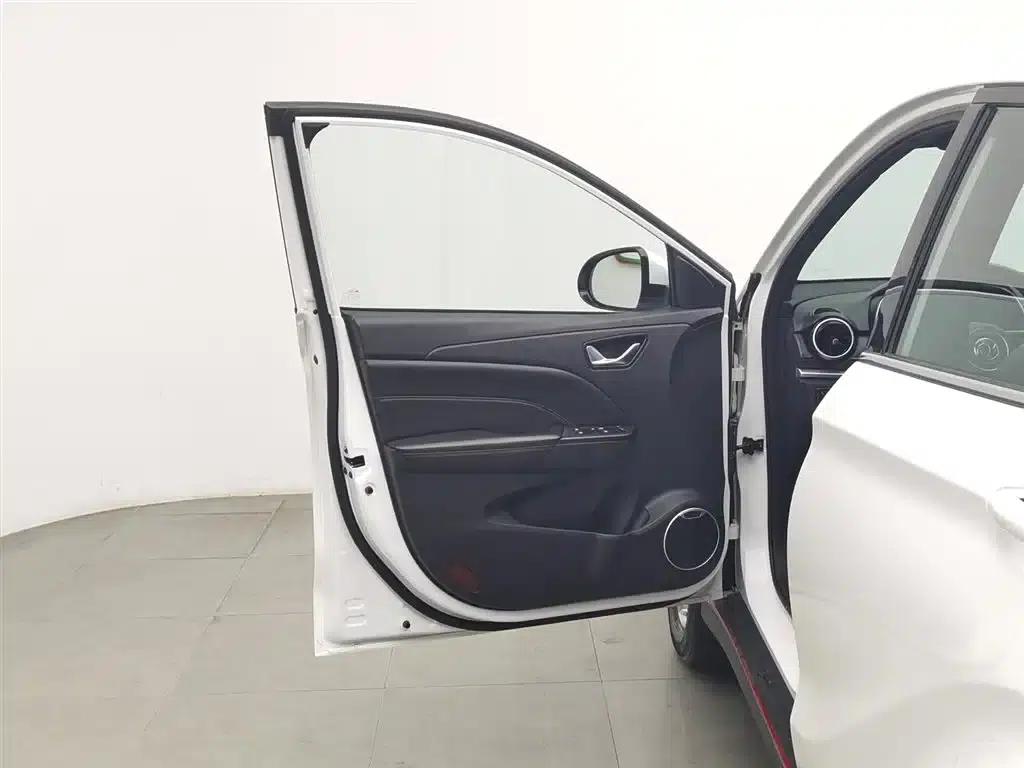 Fengguang 500 2022 Model 1.5L Manual Enjoyment Edition — миниатюра 8