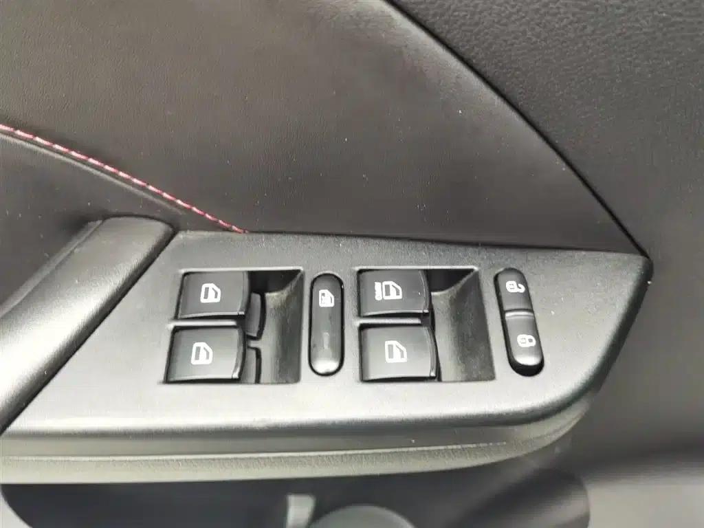 Fengguang 500 2022 Model 1.5L Manual Enjoyment Edition — миниатюра 9