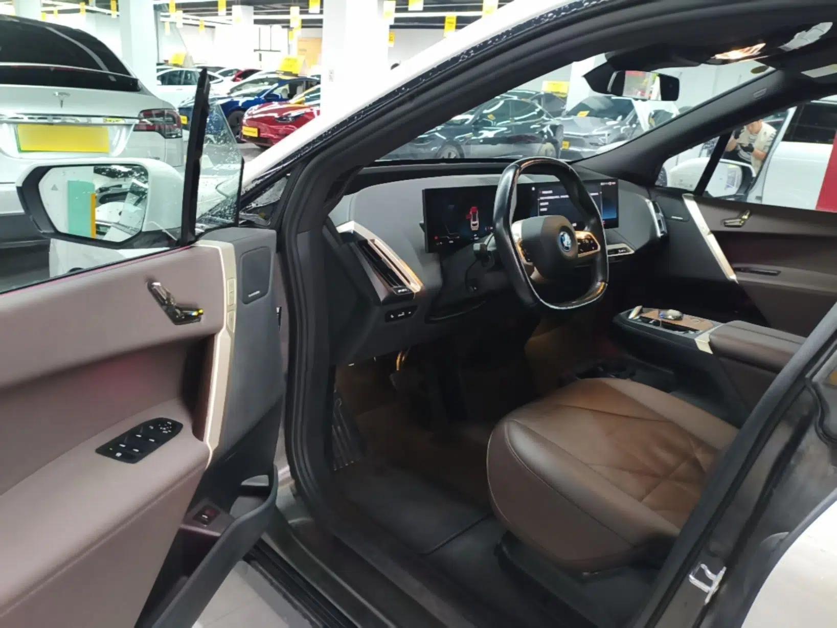 BMW iX 2022 xDrive40 — миниатюра 18
