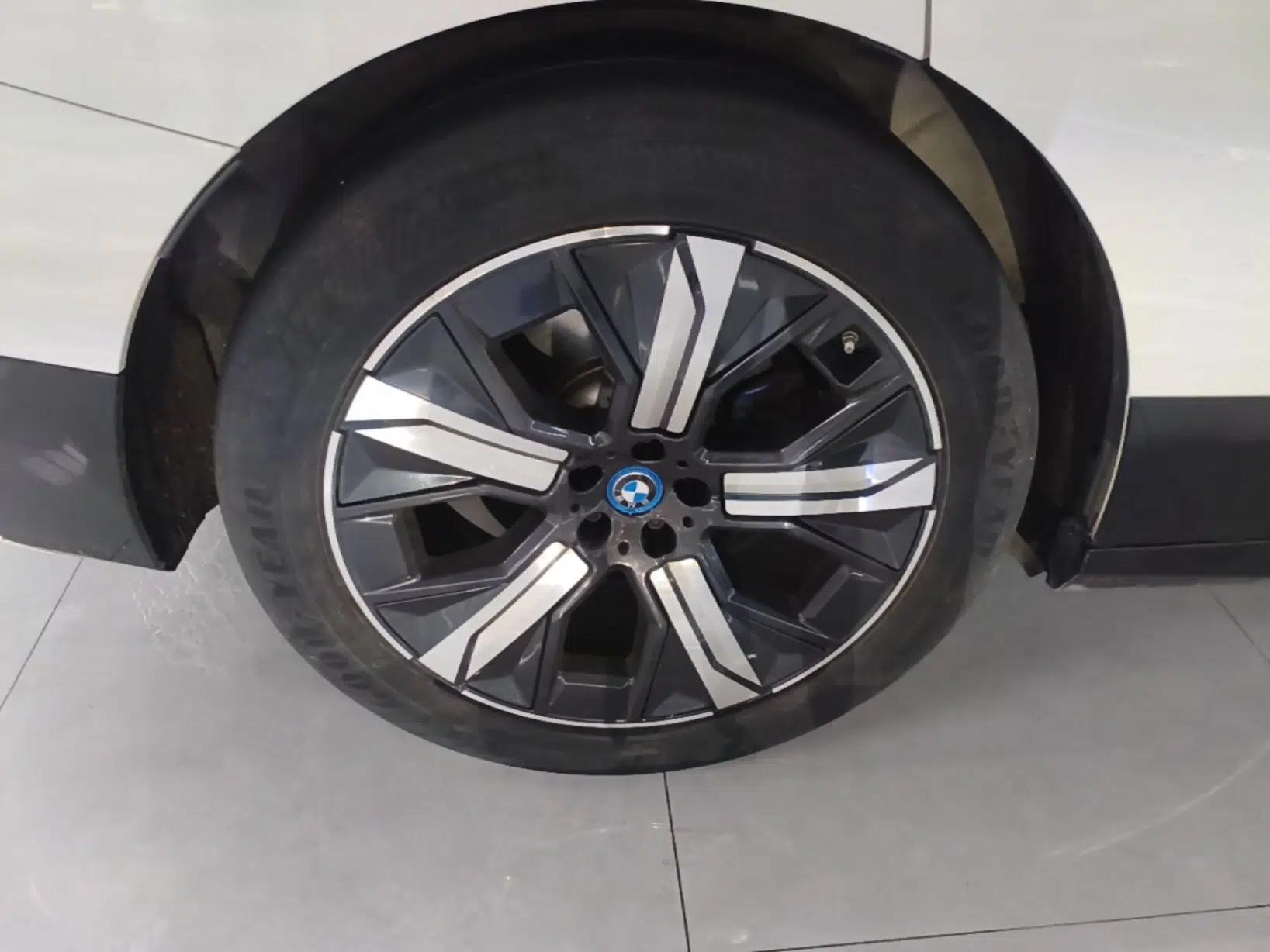 BMW iX 2022 xDrive40 — миниатюра 10