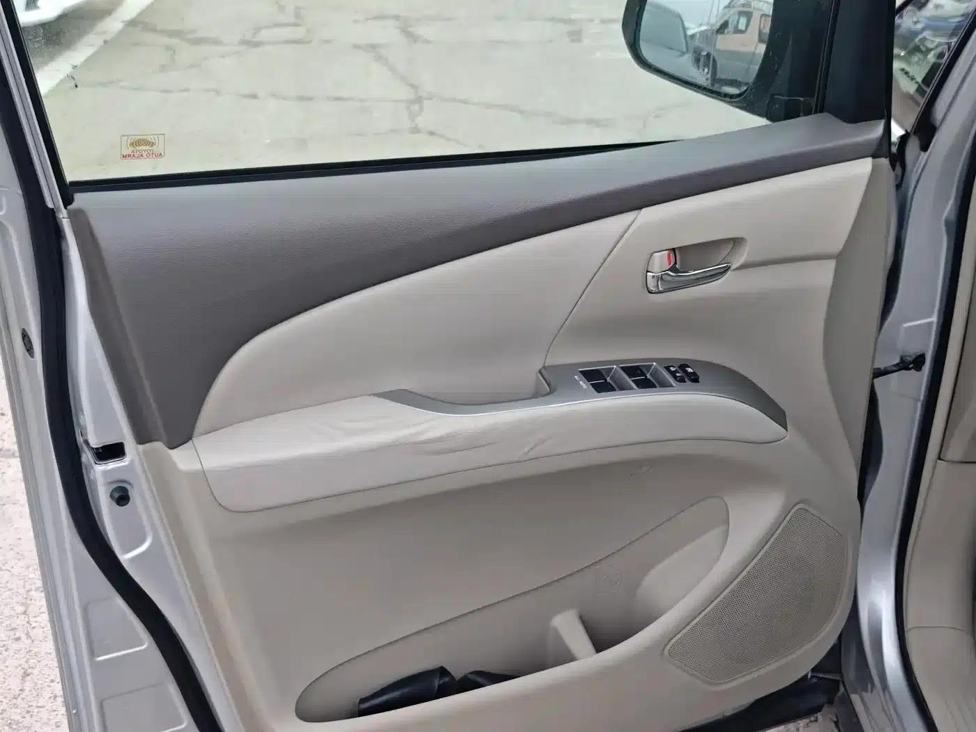2007 Previa 3.5L 7-seater Luxury — миниатюра 17