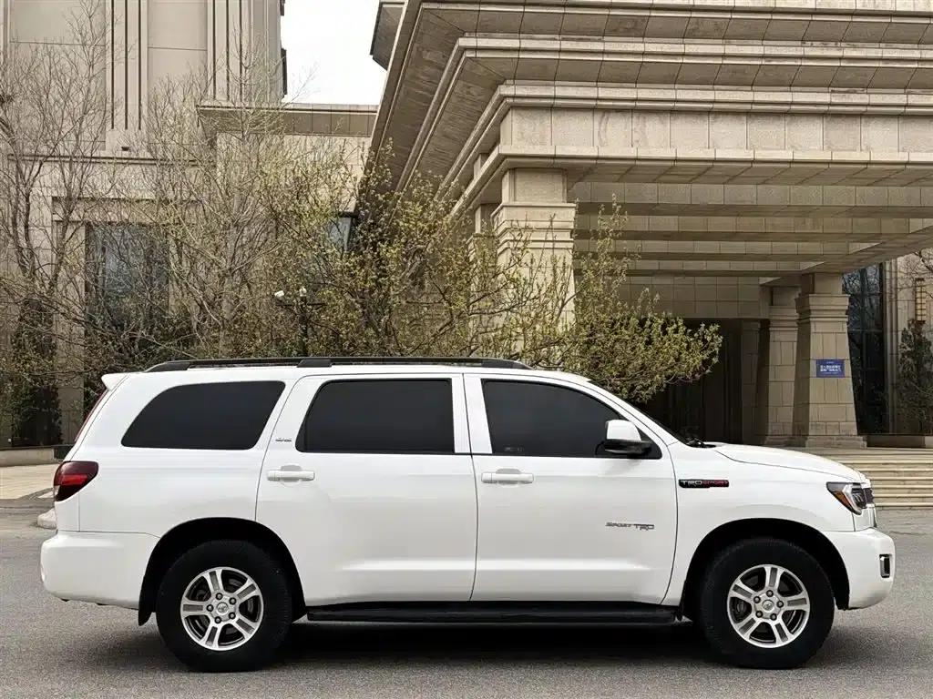 Sequoia 2016 5.7L Hennessy Edition — миниатюра 4