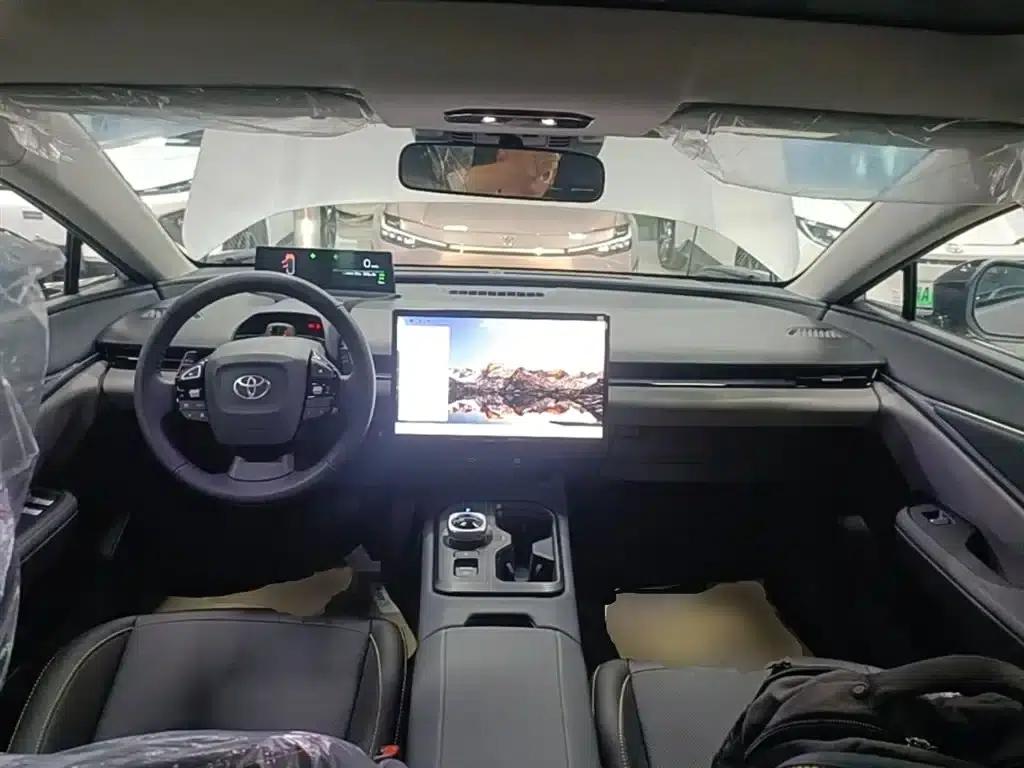 Toyota BZ5 2025 550 PRO — миниатюра 10