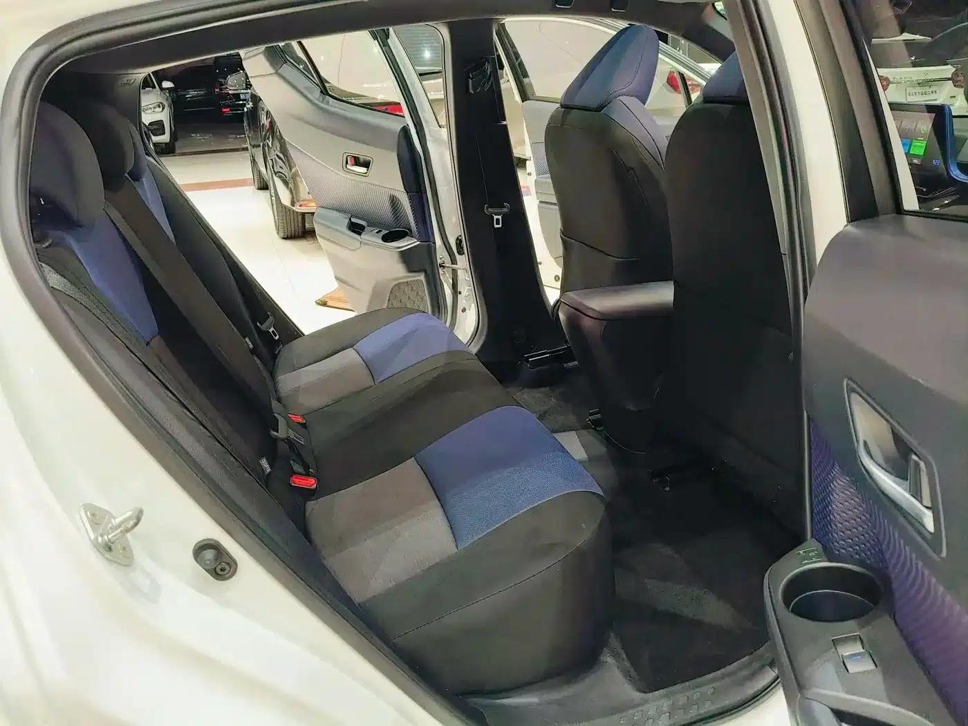 Toyota C-HR EV 2020 Luxury Sunroof Edition — миниатюра 18