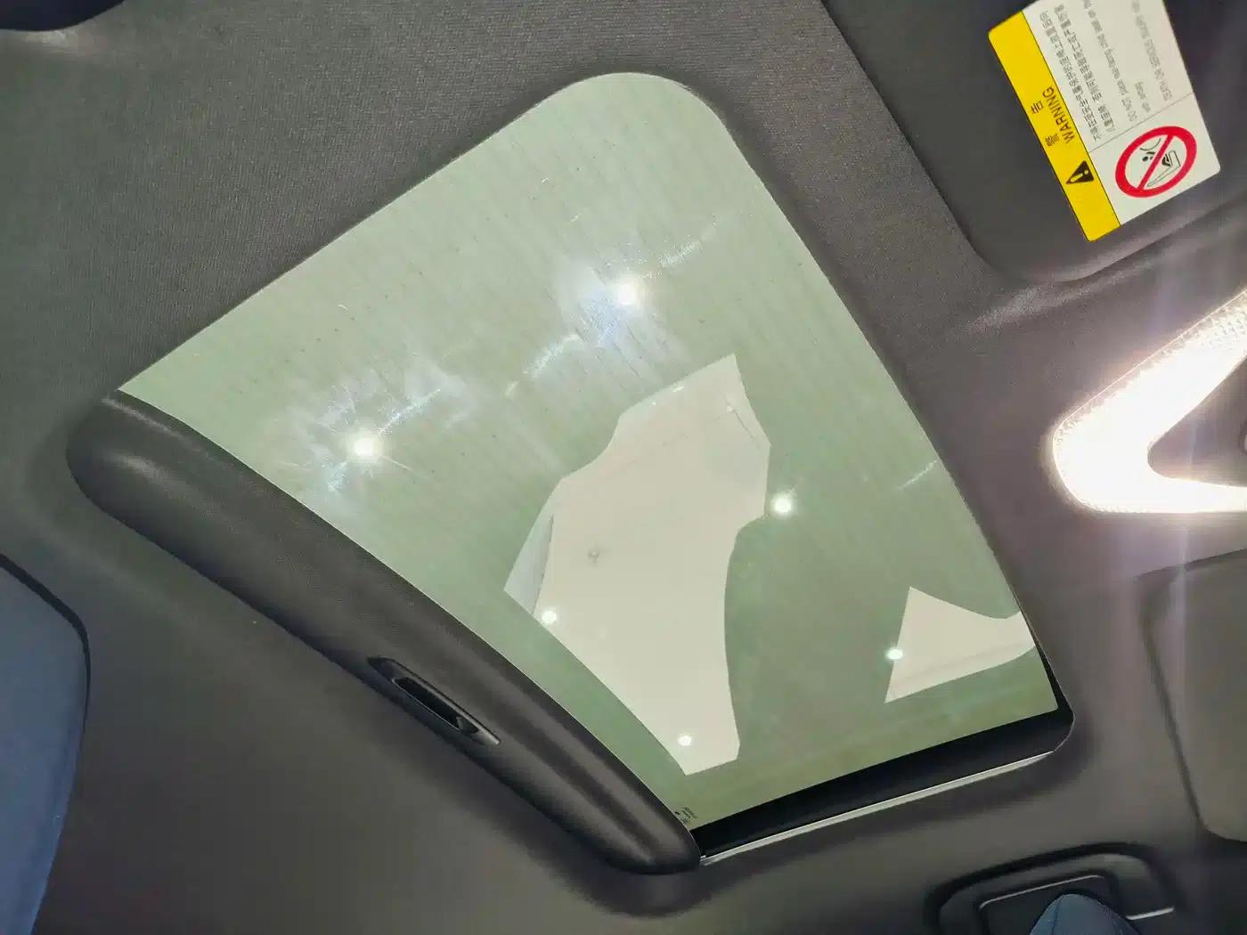 Toyota C-HR EV 2020 Luxury Sunroof Edition — миниатюра 19
