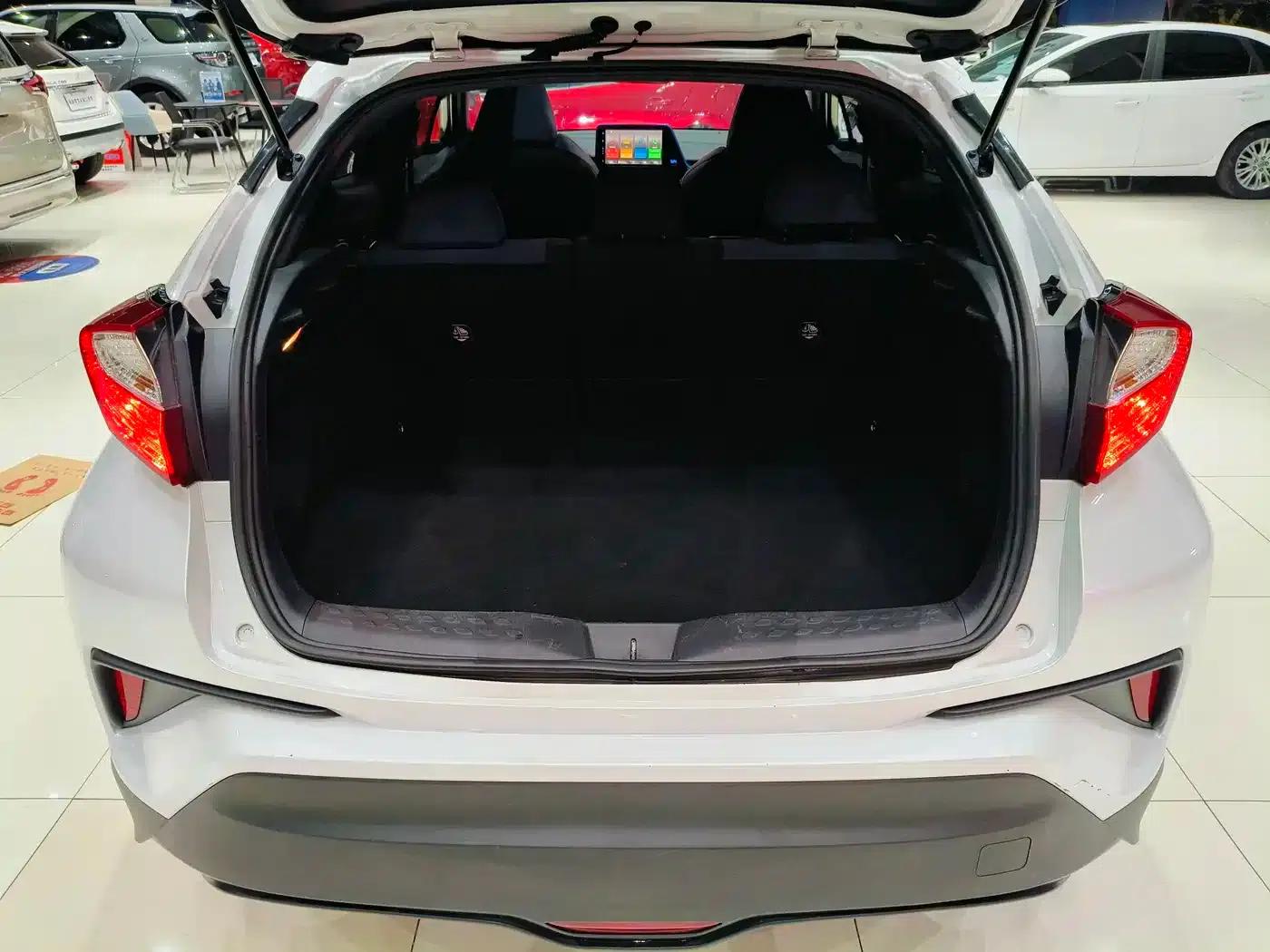 Toyota C-HR EV 2020 Luxury Sunroof Edition — миниатюра 20