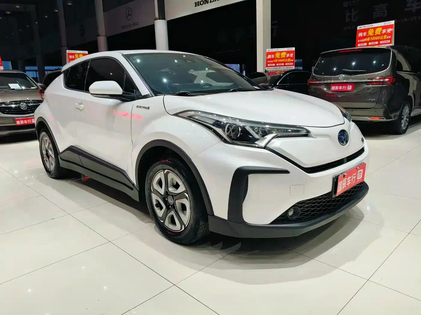 Toyota C-HR EV 2020 Luxury Sunroof Edition — миниатюра 3