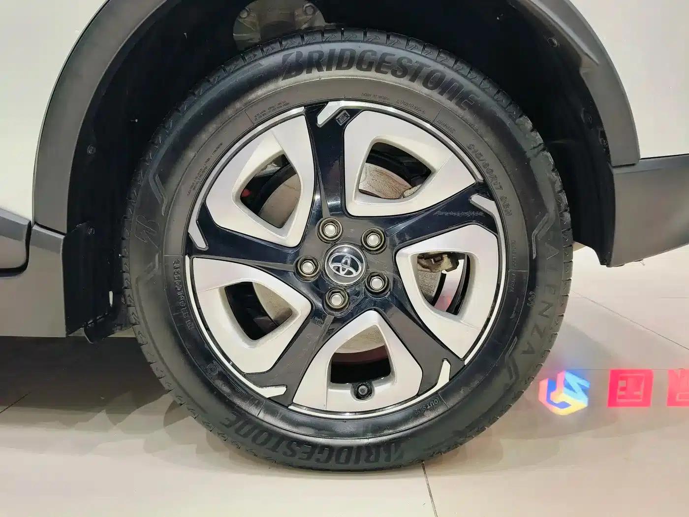 Toyota C-HR EV 2020 Luxury Sunroof Edition — миниатюра 8