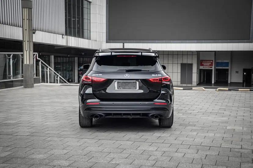 Mercedes-Benz GLA AMG 2022 AMG GLA 35 4MATIC — миниатюра 4