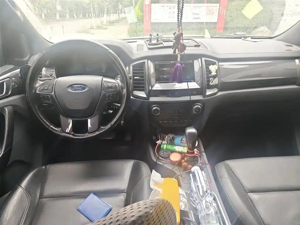 2016 Ford Everest 2.0T Gasoline Automatic 4WD Flagship Edition — миниатюра 13