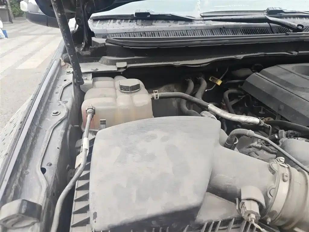 2016 Ford Everest 2.0T Gasoline Automatic 4WD Flagship Edition — миниатюра 21