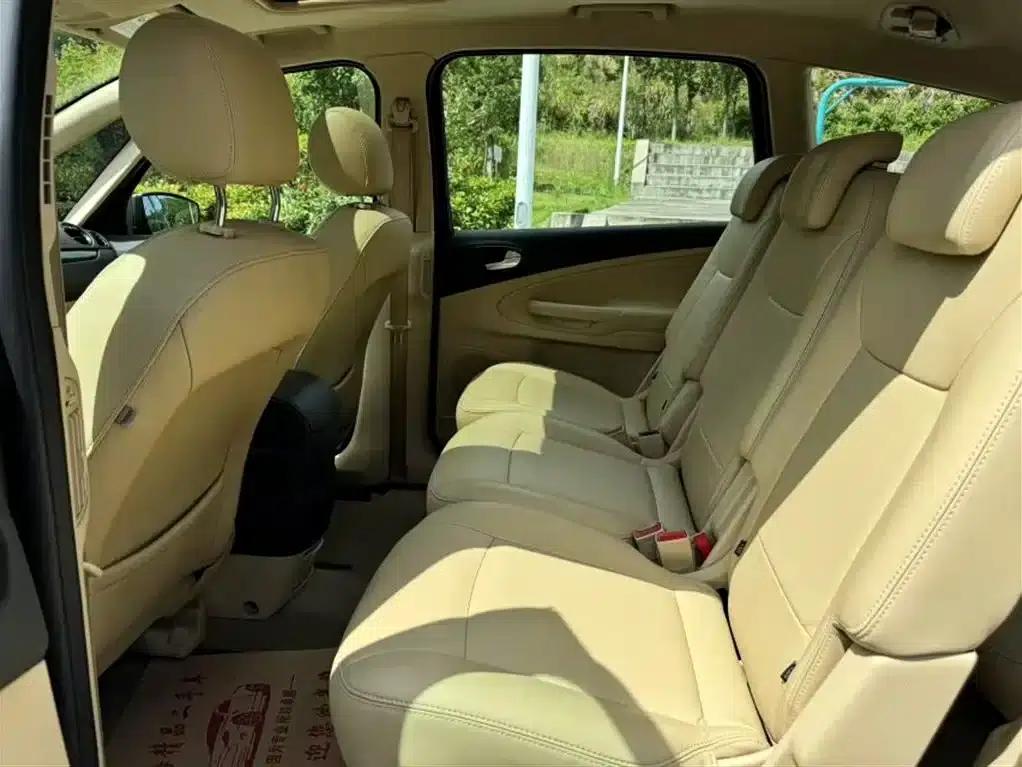 Maxx 2008 2.3L 7-seater Luxury — миниатюра 8