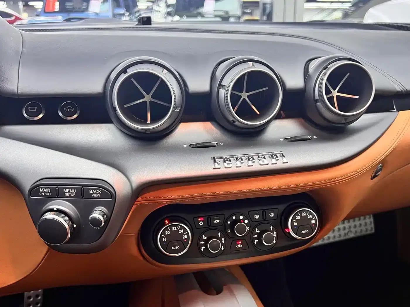 2013 F12berlinetta 6.3L Standard Model — миниатюра 10