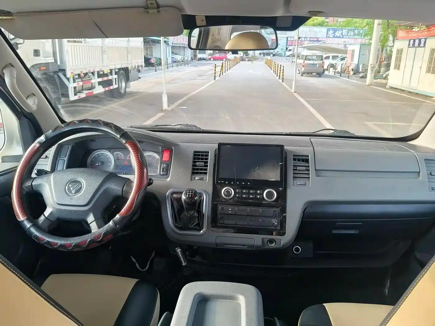 Fengjing G7 2017 2.0L Short Wheelbase Commercial Van Flat Top 6 Seats 4Q20M — миниатюра 12