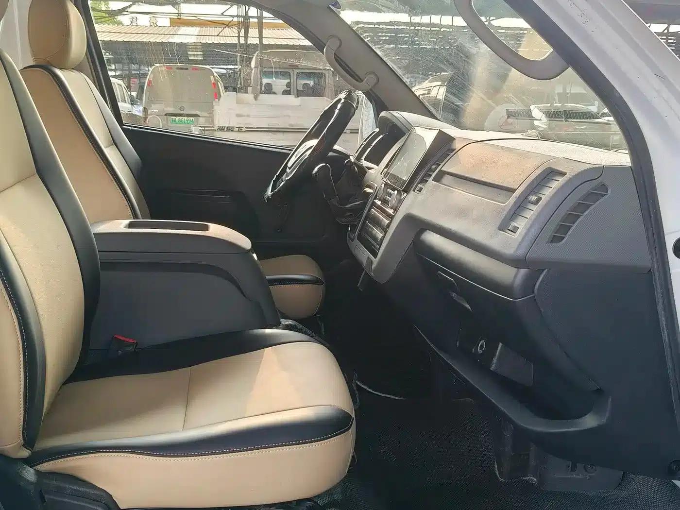 Fengjing G7 2017 2.0L Short Wheelbase Commercial Van Flat Top 6 Seats 4Q20M — миниатюра 13