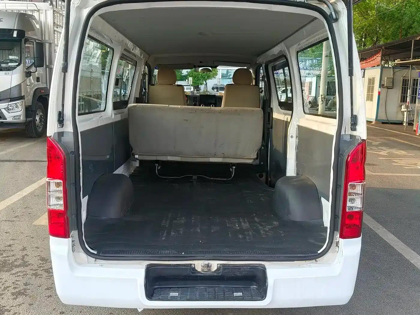 Fengjing G7 2017 2.0L Short Wheelbase Commercial Van Flat Top 6 Seats 4Q20M — миниатюра 9