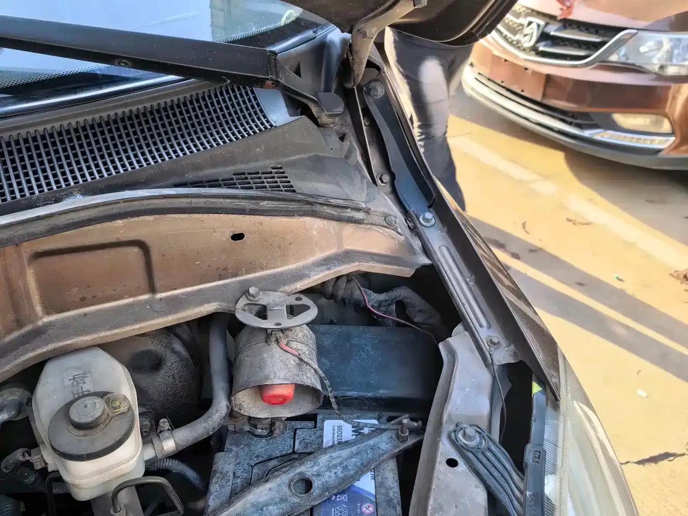 2016 MPV E 2.0L Express Edition 4Gi-VVT — миниатюра 17