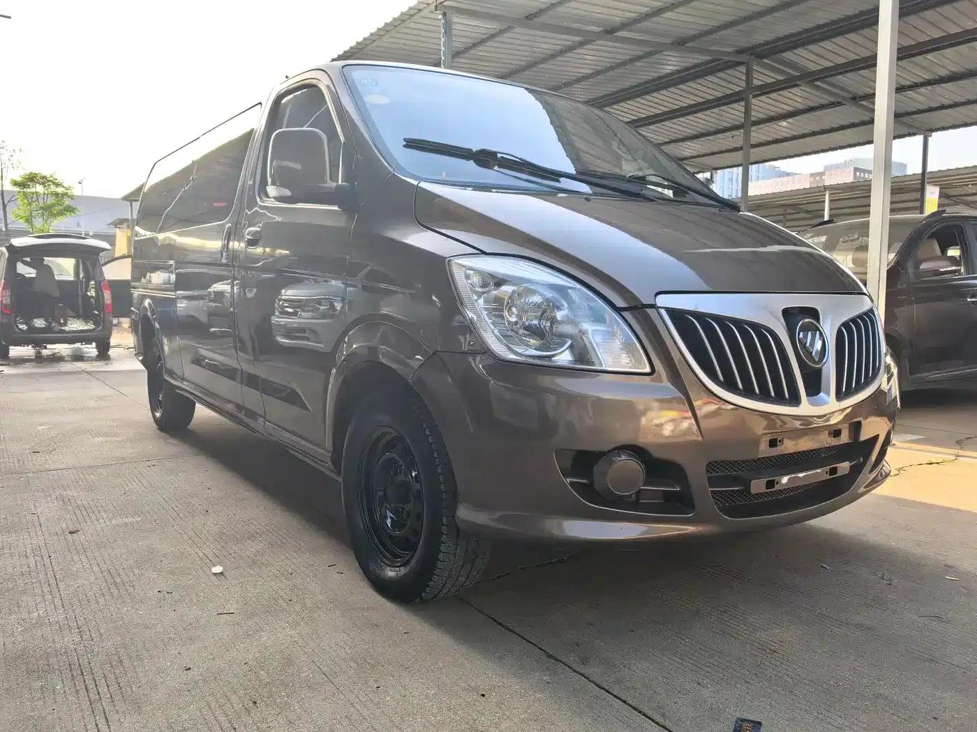 2016 MPV E 2.0L Express Edition 4Gi-VVT — миниатюра 3