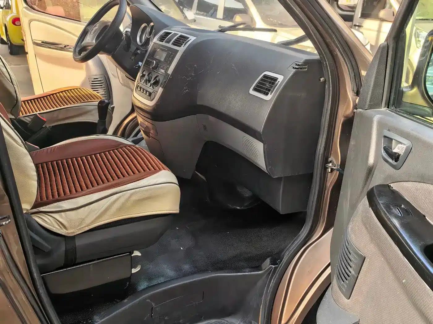 2016 MPV E 2.0L Express Edition 4Gi-VVT — миниатюра 8