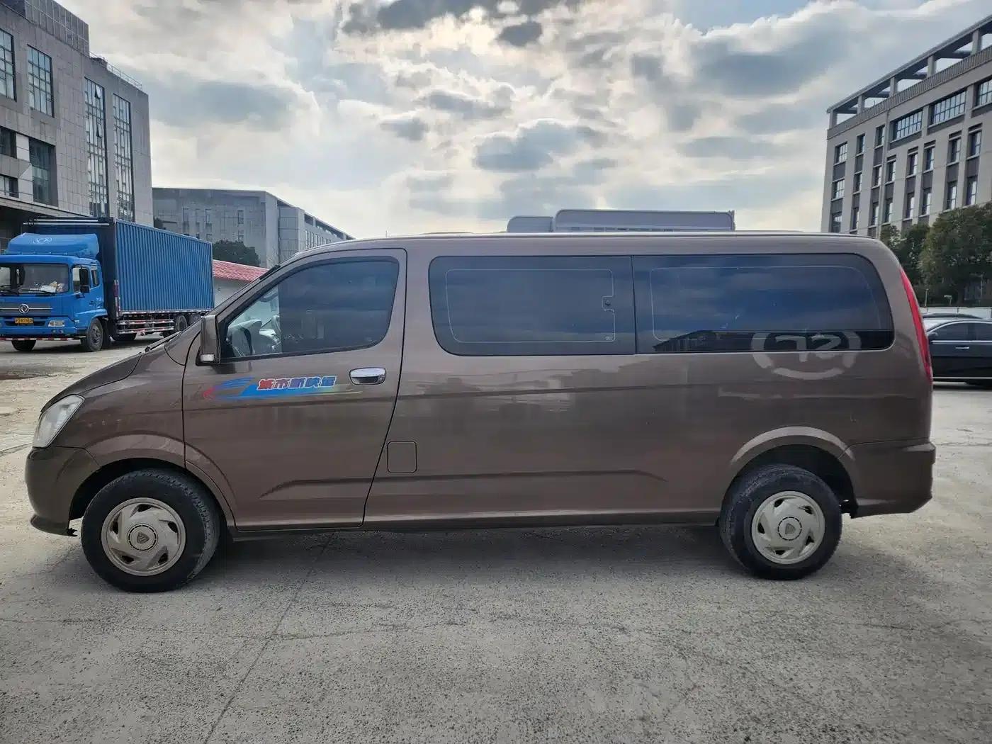 2017 MPV Parker E 2.0L New Express Long Wheelbase 4G63 — миниатюра 3