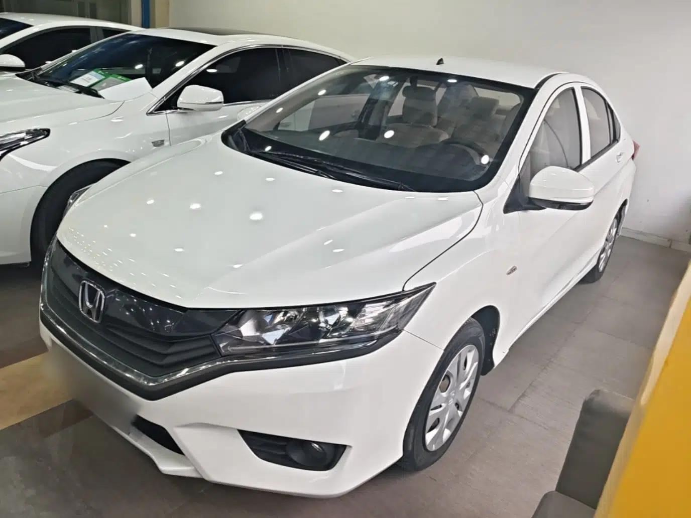 Honda Greiz 2016 1.5L CVT Classic Edition — миниатюра 1