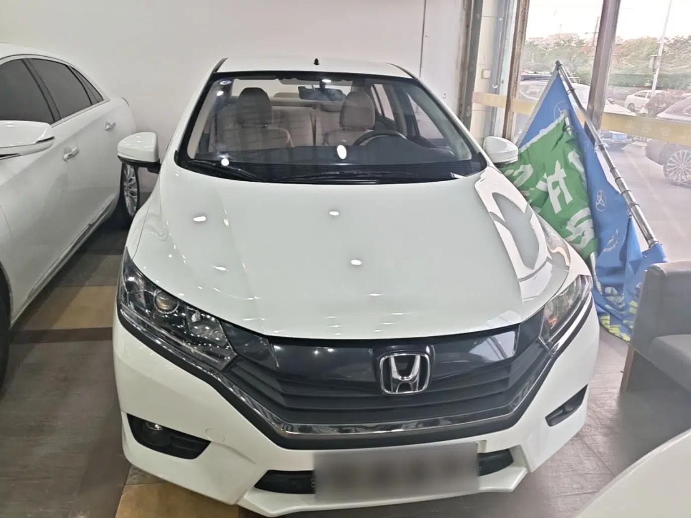 Honda Greiz 2016 1.5L CVT Classic Edition — миниатюра 2