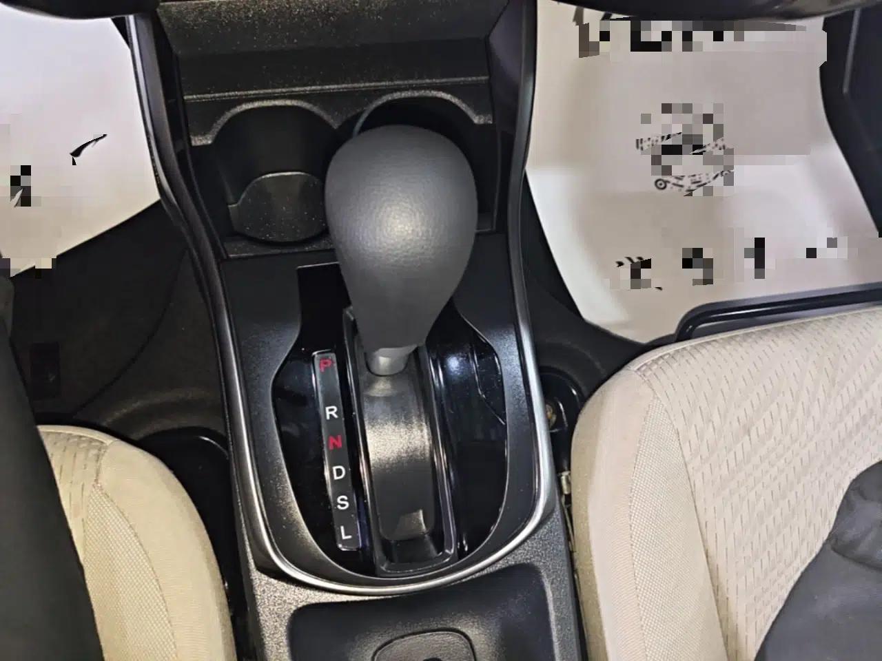 Honda Greiz 2016 1.5L CVT Classic Edition — миниатюра 17