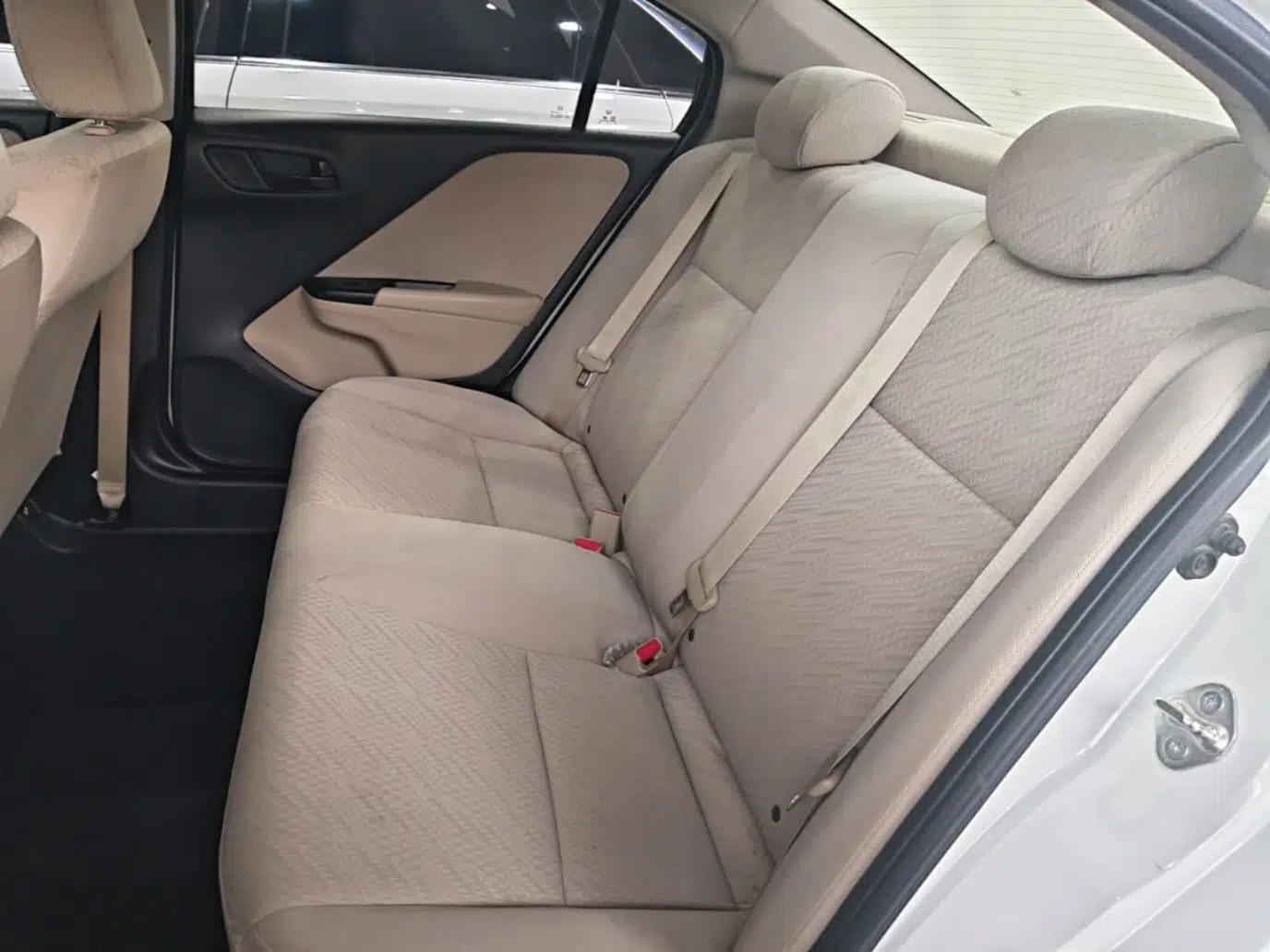 Honda Greiz 2016 1.5L CVT Classic Edition — миниатюра 20