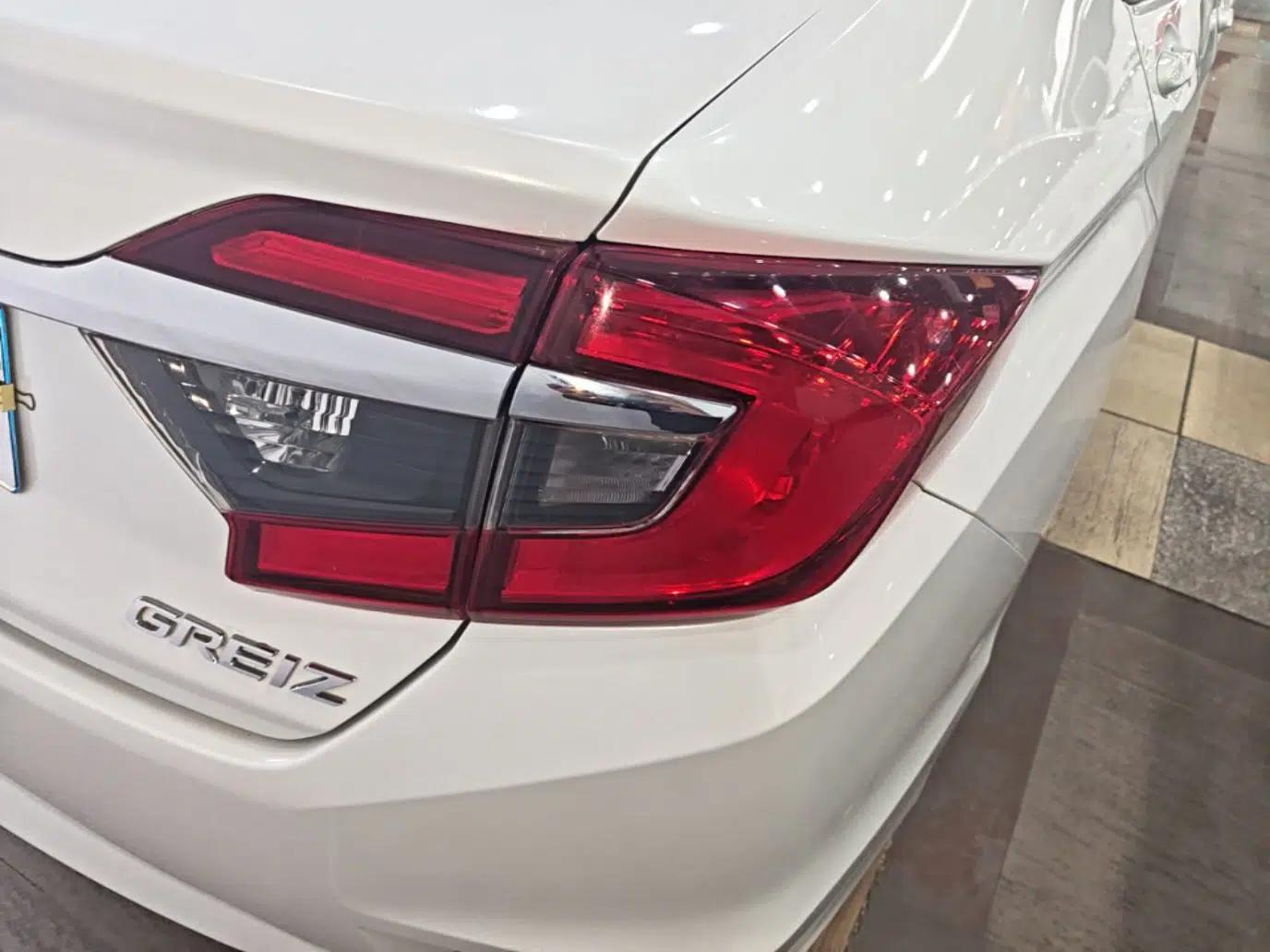 Honda Greiz 2016 1.5L CVT Classic Edition — миниатюра 7