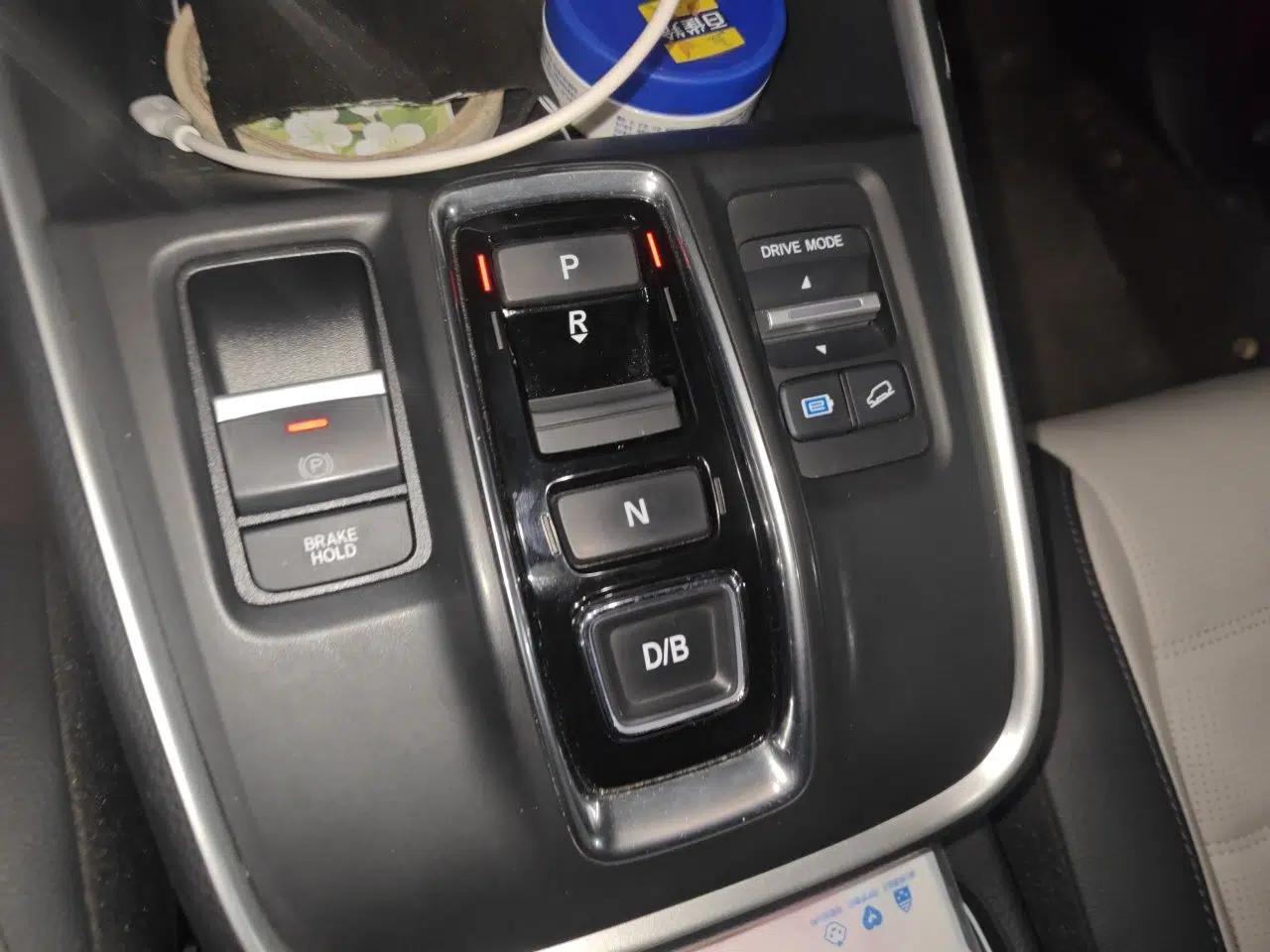 Honda CR-V New Energy 2023 2.0L ePHEV Luxury Edition — миниатюра 15