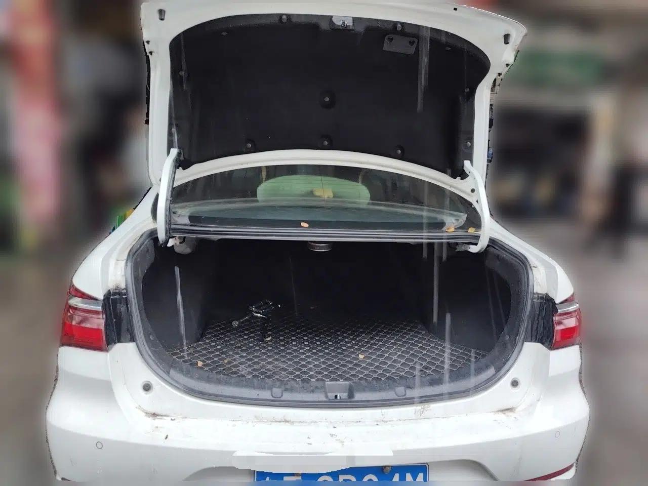 BYD Qin 2019 1.5L Automatic Luxury Model — миниатюра 20