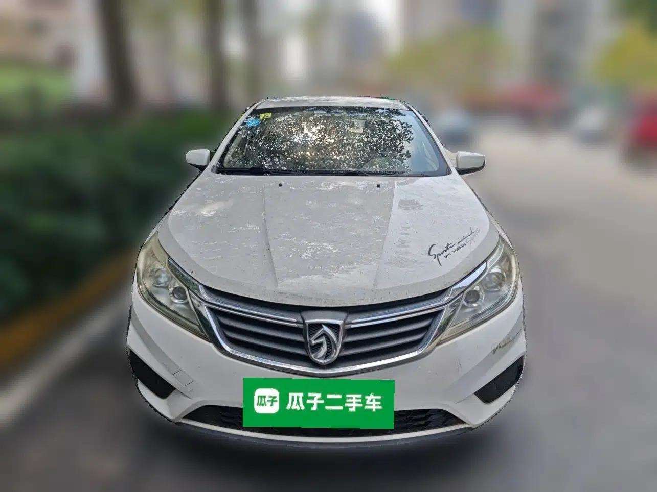 Baojun 630 2016 1.5L Manual Standard Edition — миниатюра 2