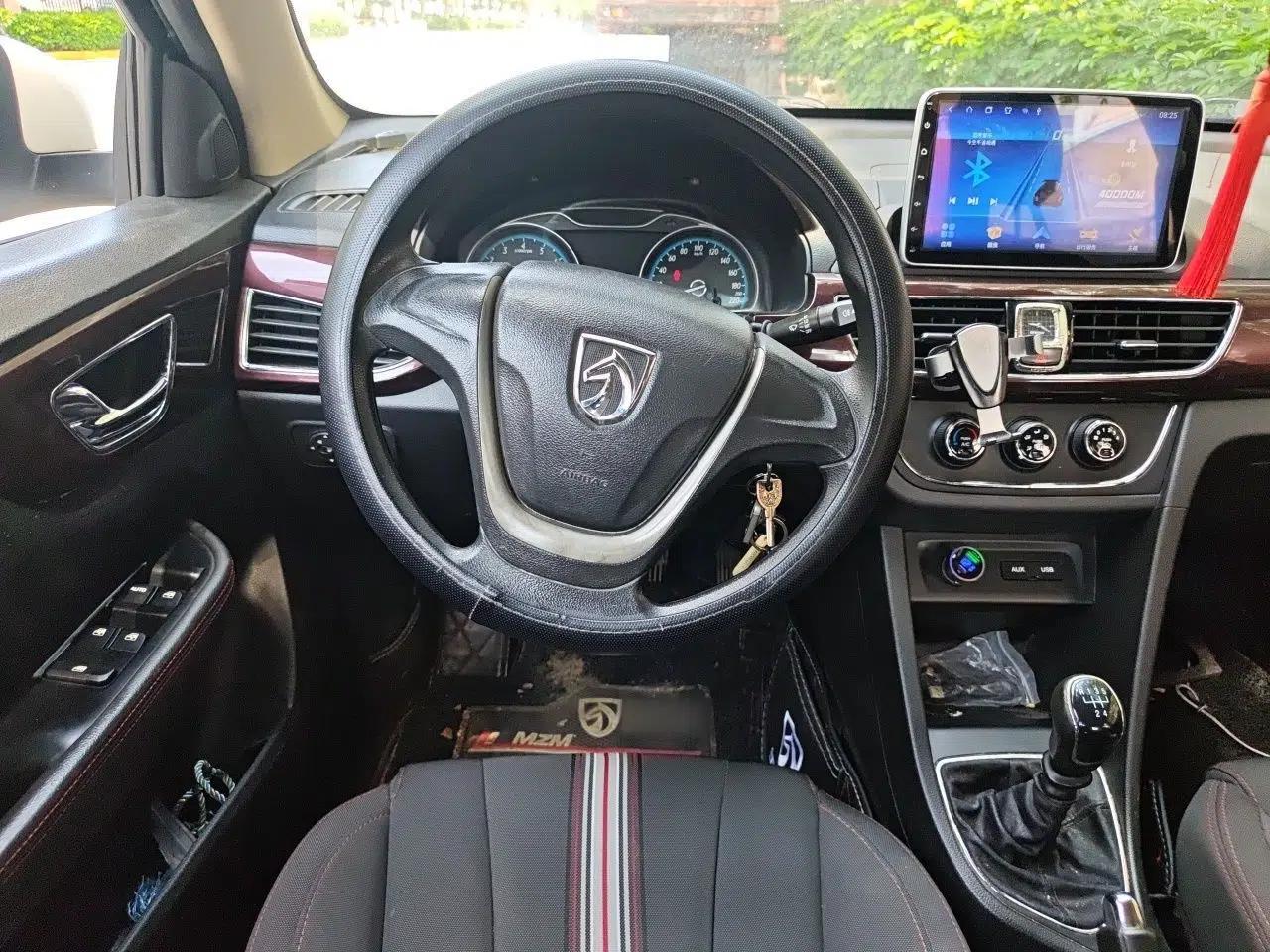 Baojun 630 2016 1.5L Manual Standard Edition — миниатюра 11