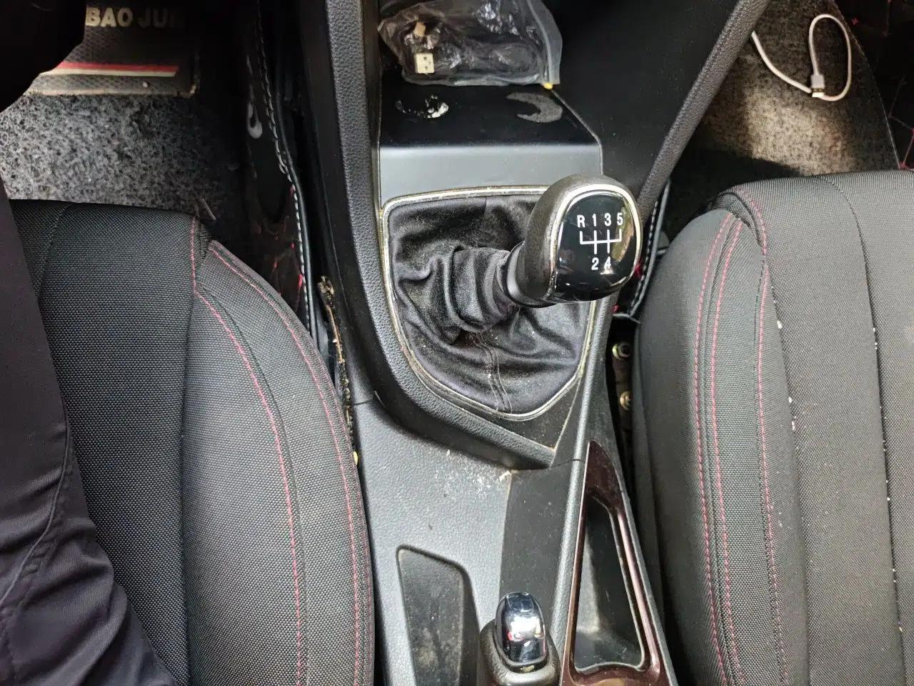 Baojun 630 2016 1.5L Manual Standard Edition — миниатюра 15