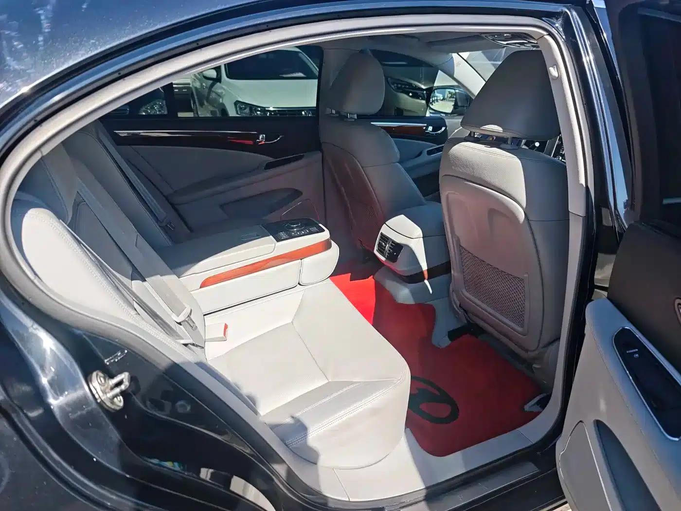 Hongqi H7 2015 2.0T Luxury Edition — миниатюра 11