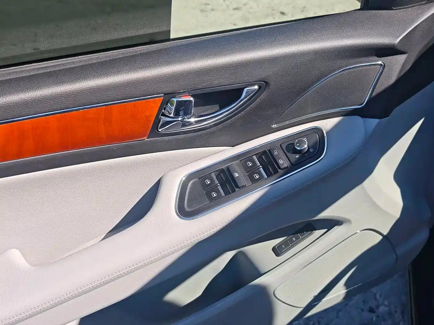 Hongqi H7 2015 2.0T Luxury Edition — миниатюра 12